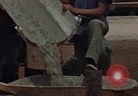 Image le mélange de béton en Thaïlande, 1966, de la seconde 39 séquences d'archives historiques vidéo 65675042840