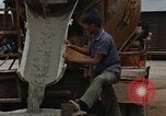 Image le mélange de béton en Thaïlande, 1966, de la seconde 52 séquences d'archives historiques vidéo 65675042840