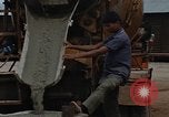 Image le mélange de béton en Thaïlande, 1966, de la seconde 53 séquences d'archives historiques vidéo 65675042840