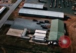 Image véhicules à base aérienne de en Thaïlande, 1967, de la seconde 7 séquences d'archives historiques vidéo 65675042844