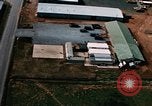 Image véhicules à base aérienne de en Thaïlande, 1967, de la seconde 10 séquences d'archives historiques vidéo 65675042844