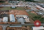 Image véhicules à base aérienne de en Thaïlande, 1967, de la seconde 25 séquences d'archives historiques vidéo 65675042844