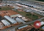 Image véhicules à base aérienne de en Thaïlande, 1967, de la seconde 37 séquences d'archives historiques vidéo 65675042844