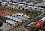 Image véhicules à base aérienne de en Thaïlande, 1967, de la seconde 43 séquences d'archives historiques vidéo 65675042844