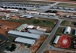 Image véhicules à base aérienne de en Thaïlande, 1967, de la seconde 52 séquences d'archives historiques vidéo 65675042844