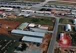 Image véhicules à base aérienne de en Thaïlande, 1967, de la seconde 57 séquences d'archives historiques vidéo 65675042844