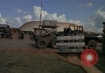Standbild Vereinigten Staaten militärische Fahrzeuge Thailand, 1965, aus Sekunde 8 historischem Filmmaterial Videoclip 65675042861