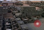 Standbild Vereinigten Staaten militärische Fahrzeuge Thailand, 1965, aus Sekunde 29 historischem Filmmaterial Videoclip 65675042861