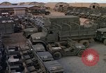 Standbild Vereinigten Staaten militärische Fahrzeuge Thailand, 1965, aus Sekunde 31 historischem Filmmaterial Videoclip 65675042861