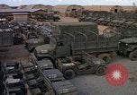 Standbild Vereinigten Staaten militärische Fahrzeuge Thailand, 1965, aus Sekunde 32 historischem Filmmaterial Videoclip 65675042861