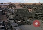 Standbild Vereinigten Staaten militärische Fahrzeuge Thailand, 1965, aus Sekunde 34 historischem Filmmaterial Videoclip 65675042861