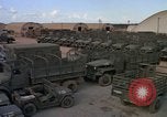 Standbild Vereinigten Staaten militärische Fahrzeuge Thailand, 1965, aus Sekunde 41 historischem Filmmaterial Videoclip 65675042861