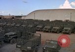 Standbild Vereinigten Staaten militärische Fahrzeuge Thailand, 1965, aus Sekunde 52 historischem Filmmaterial Videoclip 65675042861