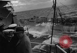 Standbild Charles Thomas Pazifik, 1955, aus Sekunde 45 historischem Filmmaterial Videoclip 65675042862
