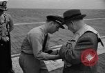 Image Secrétaire de la marine Thomas visites USS Bennington et USS St Paul Océan Pacifique, 1955, de la seconde 50 séquences d'archives historiques vidéo 65675042864