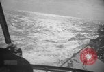 Standbild Charles Thomas Pazifik, 1955, aus Sekunde 8 historischem Filmmaterial Videoclip 65675042866