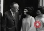 Standbild Luci Johnson Washington DC USA, 1966, aus Sekunde 30 historischem Filmmaterial Videoclip 65675042879