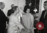 Standbild Luci Johnson Washington DC USA, 1966, aus Sekunde 58 historischem Filmmaterial Videoclip 65675042879