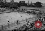 Standbild Schwimmen erfüllen Los Angeles California USA, 1966, aus Sekunde 8 historischem Filmmaterial Videoclip 65675042881