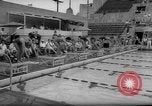Standbild Schwimmen erfüllen Los Angeles California USA, 1966, aus Sekunde 13 historischem Filmmaterial Videoclip 65675042881