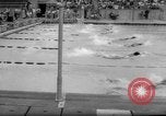 Standbild Schwimmen erfüllen Los Angeles California USA, 1966, aus Sekunde 16 historischem Filmmaterial Videoclip 65675042881