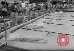 Standbild Schwimmen erfüllen Los Angeles California USA, 1966, aus Sekunde 30 historischem Filmmaterial Videoclip 65675042881