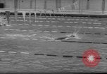 Standbild Schwimmen erfüllen Los Angeles California USA, 1966, aus Sekunde 32 historischem Filmmaterial Videoclip 65675042881