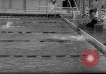 Standbild Schwimmen erfüllen Los Angeles California USA, 1966, aus Sekunde 35 historischem Filmmaterial Videoclip 65675042881