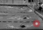Standbild Schwimmen erfüllen Los Angeles California USA, 1966, aus Sekunde 38 historischem Filmmaterial Videoclip 65675042881