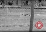 Standbild Schwimmen erfüllen Los Angeles California USA, 1966, aus Sekunde 39 historischem Filmmaterial Videoclip 65675042881