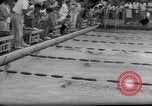 Standbild Schwimmen erfüllen Los Angeles California USA, 1966, aus Sekunde 43 historischem Filmmaterial Videoclip 65675042881