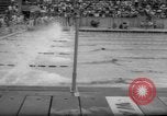 Standbild Schwimmen erfüllen Los Angeles California USA, 1966, aus Sekunde 57 historischem Filmmaterial Videoclip 65675042881