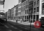 Image Scène de rue Ville New York City USA, 1950, de la seconde 9 séquences d'archives historiques vidéo 65675042883