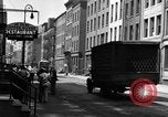 Image Scène de rue Ville New York City USA, 1950, de la seconde 23 séquences d'archives historiques vidéo 65675042883