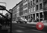 Image Scène de rue Ville New York City USA, 1950, de la seconde 44 séquences d'archives historiques vidéo 65675042883