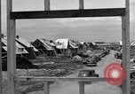 Image maisons de banlieue New York United States USA, 1950, de la seconde 61 séquences d'archives historiques vidéo 65675042888