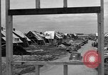 Image maisons de banlieue New York United States USA, 1950, de la seconde 62 séquences d'archives historiques vidéo 65675042888