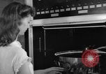 Standbild Moderne Nachkriegszeit Gehäuse trends Nach Zweiten Weltkrieg United States USA, 1945, aus Sekunde 15 historischem Filmmaterial Videoclip 65675042892