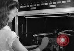 Standbild Moderne Nachkriegszeit Gehäuse trends Nach Zweiten Weltkrieg United States USA, 1945, aus Sekunde 16 historischem Filmmaterial Videoclip 65675042892