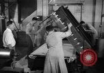 Standbild Moderne Nachkriegszeit Gehäuse trends Nach Zweiten Weltkrieg United States USA, 1945, aus Sekunde 38 historischem Filmmaterial Videoclip 65675042892