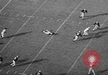 Standbild Football Game Seattle Washington USA, 1957, aus Sekunde 17 historischem Filmmaterial Videoclip 65675042905