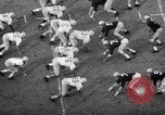 Standbild Football Game Seattle Washington USA, 1957, aus Sekunde 33 historischem Filmmaterial Videoclip 65675042905