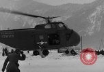 Standbild Avalanche rescue Bludenz Österreich, 1954, aus Sekunde 8 historischem Filmmaterial Videoclip 65675042922