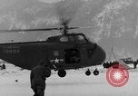Standbild Avalanche rescue Bludenz Österreich, 1954, aus Sekunde 10 historischem Filmmaterial Videoclip 65675042922