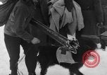 Standbild Avalanche rescue Bludenz Österreich, 1954, aus Sekunde 22 historischem Filmmaterial Videoclip 65675042922