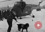 Standbild Avalanche rescue Bludenz Österreich, 1954, aus Sekunde 29 historischem Filmmaterial Videoclip 65675042922