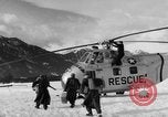 Standbild USA H-19 Hubschrauber Bludenz Österreich, 1954, aus Sekunde 17 historischem Filmmaterial Videoclip 65675042924