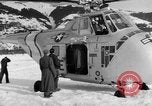 Standbild USA H-19 Hubschrauber Bludenz Österreich, 1954, aus Sekunde 33 historischem Filmmaterial Videoclip 65675042924