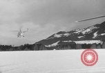 Standbild USA H-19 Hubschrauber Bludenz Österreich, 1954, aus Sekunde 42 historischem Filmmaterial Videoclip 65675042924