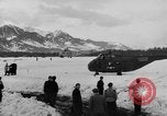 Standbild USA H-19 Hubschrauber Bludenz Österreich, 1954, aus Sekunde 62 historischem Filmmaterial Videoclip 65675042924